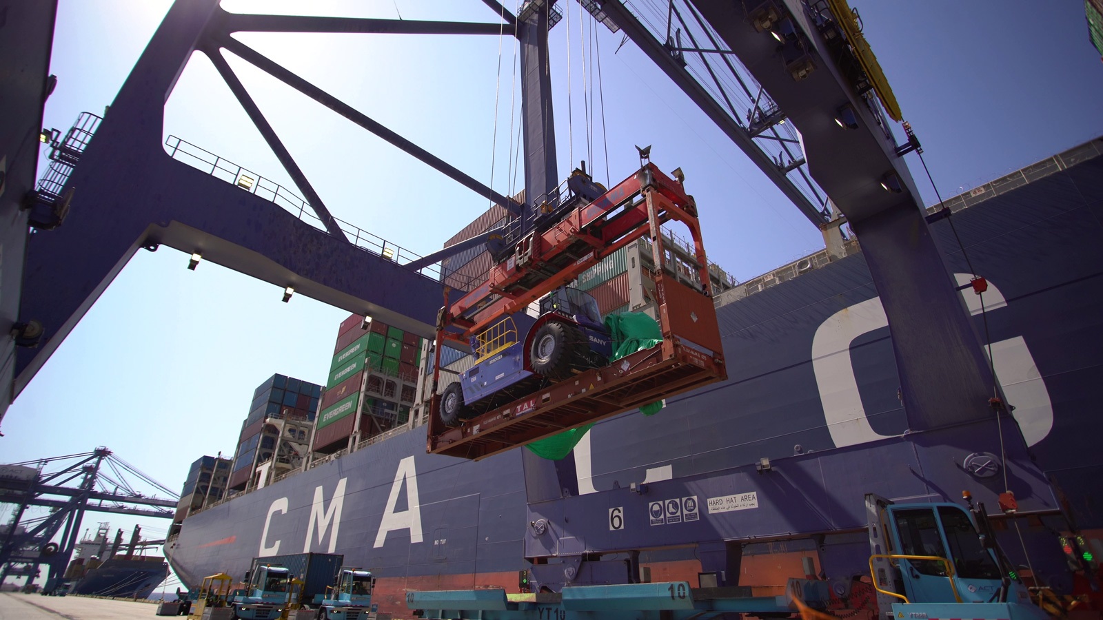 APM Terminals Challenges Barriers To Port Electrification DredgeWire