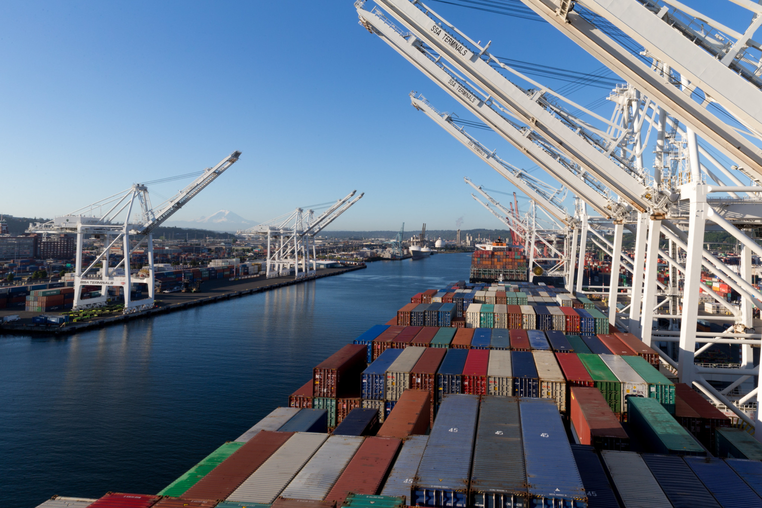 Sen. Cantwell Showcases Port of Seattle’s Clean Energy Progress and $2. ...