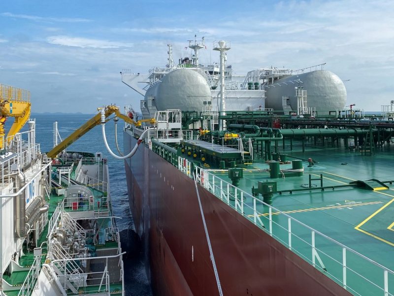 FueLNG Completes Singapore’s First Ship-to-ship Bunkering Of An LNG ...