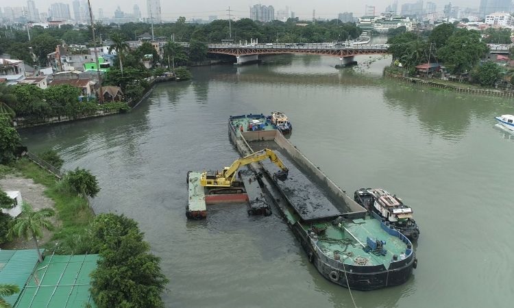 SMC's Pasig River Clean-up Efforts Boosted By New Equipment From Japan ...