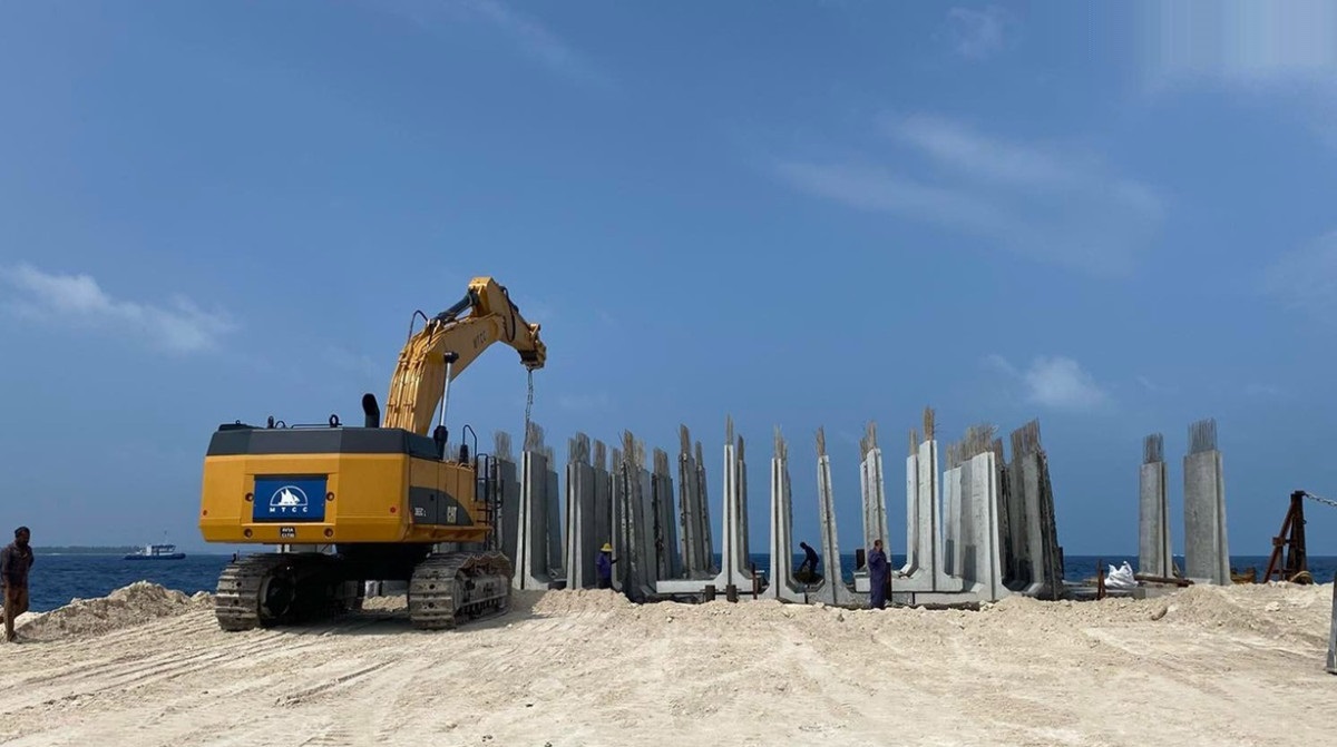 B. Dharavandhoo Harbor Development Project Progressing Well ...