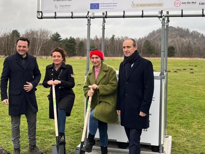 Jan De Nul Ministers Peeters and Demir kick off the ecovalley on N76