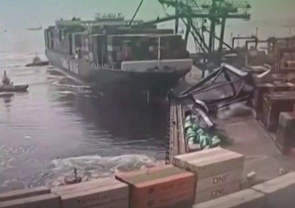 Containership crashes into cranes in Turkey port; video shows three ...