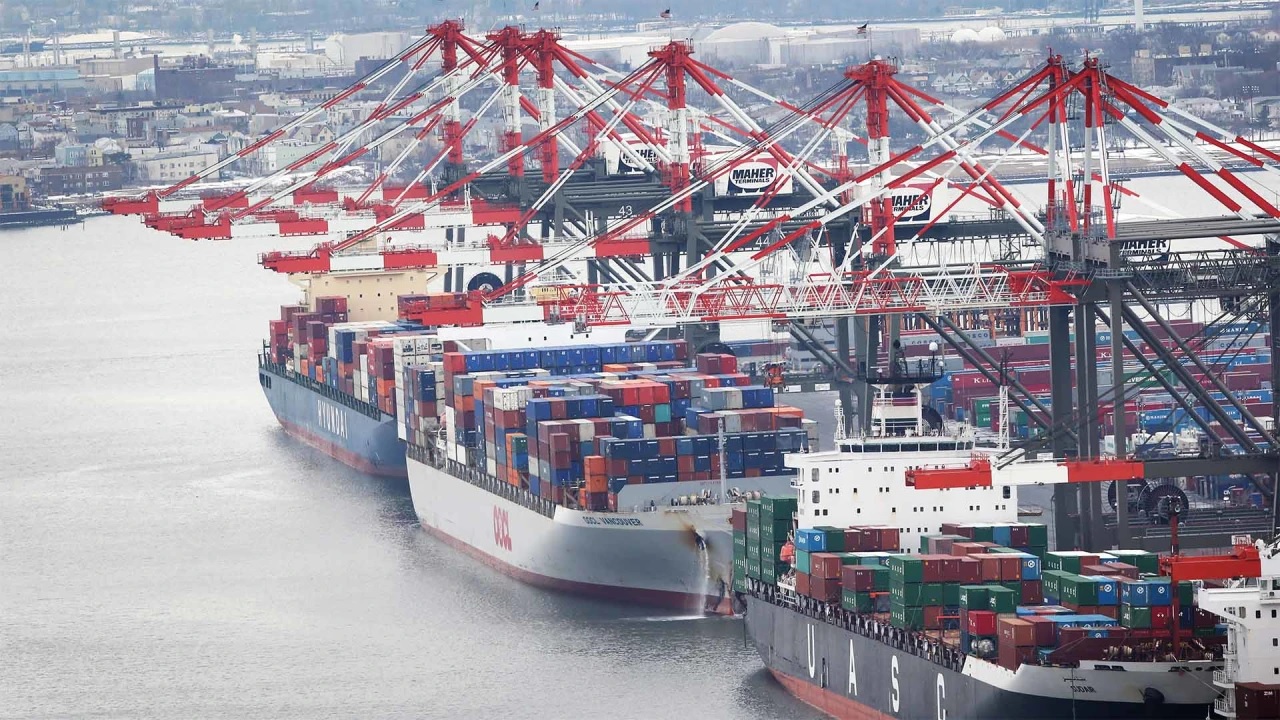 Importers Rush to Beat the Strike Threat to East Coast Ports