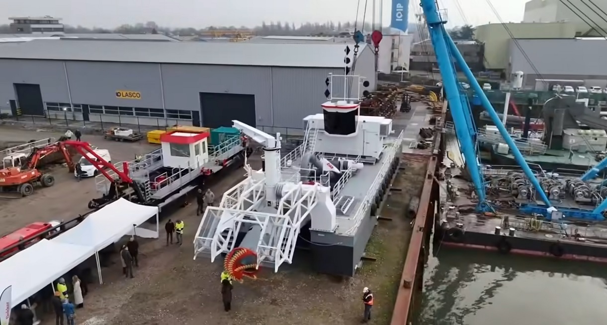 De Klop Delivers “Cygnus” cutter suction dredger to Dekker Groep