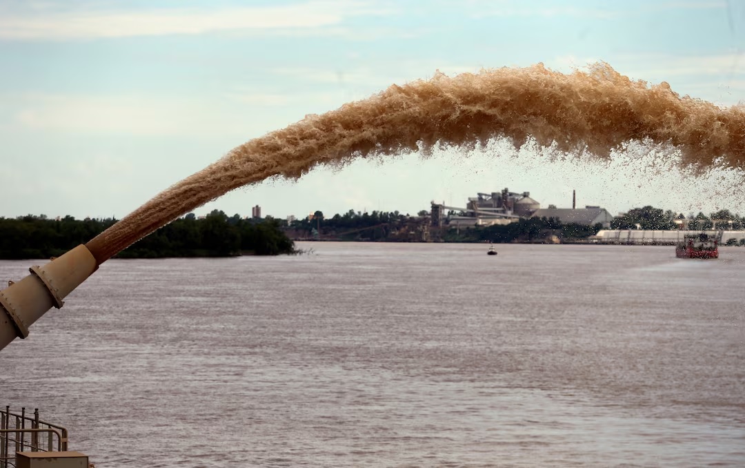 Controversy Swirls Around Argentina's Parana Dredge Bid, with DEME, backed by GLDD & KKR, Providing a Revised Proposal - DredgeWire