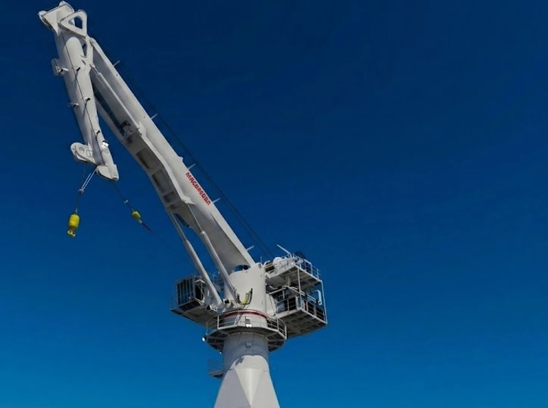 MacGregor to supply proven 165-tonne AHC crane for Ulstein SX121 newbuild - DredgeWire