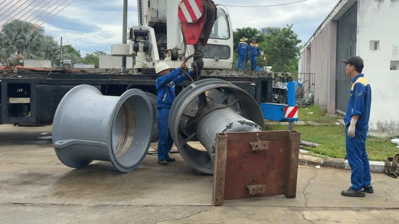 Urgently dredge and clear the drainage system