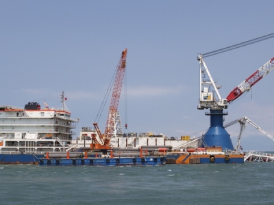 Van Oord awarded large contract for Mozambique LNG project - DredgeWire ...